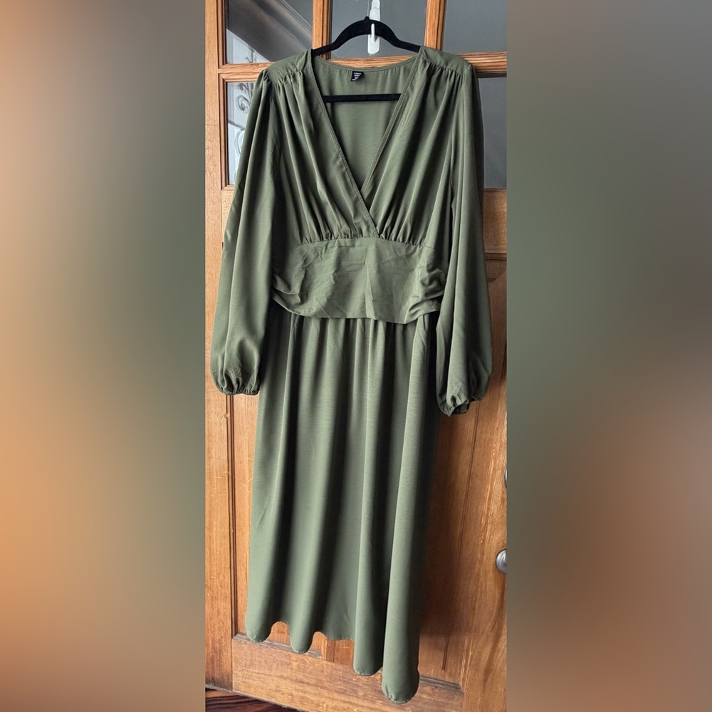 Elegant Green Women's Dress